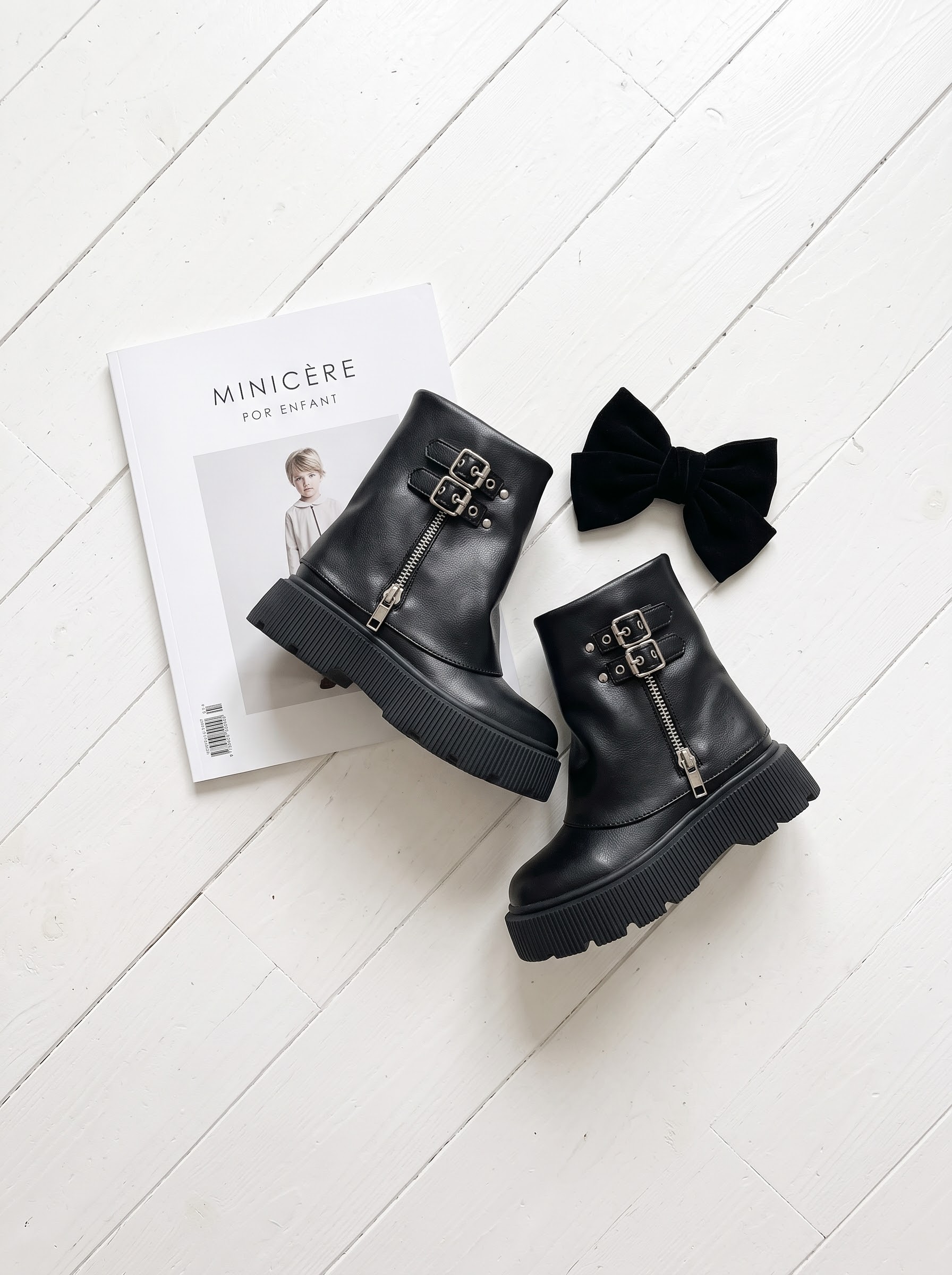 Bottines montantes noires fille – Boots style motard à semelle crantée, zip et doubles boucles